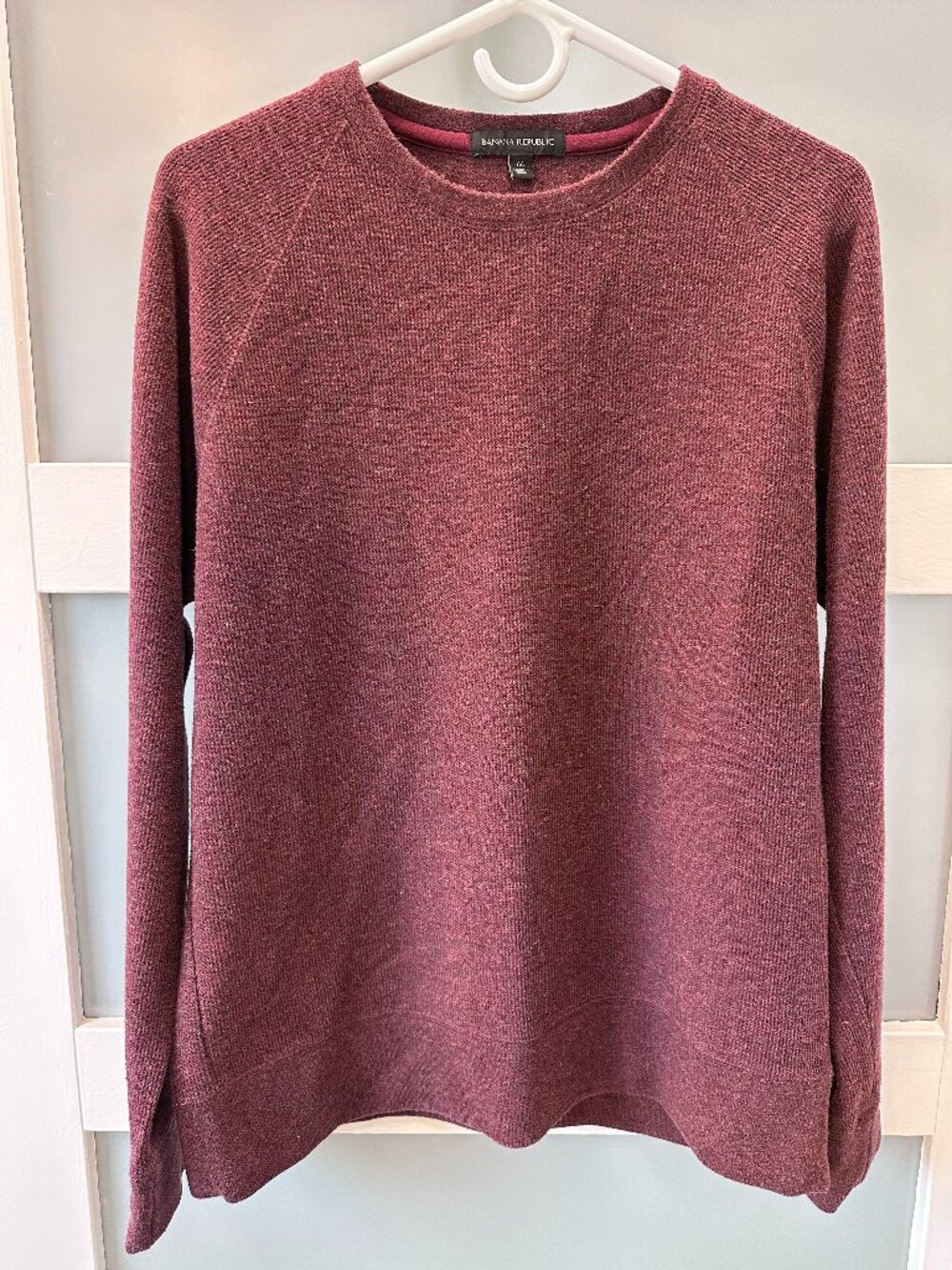 Banana Republic Medium Men's Crewneck Sweater Pullover Textured Knit Burgundy